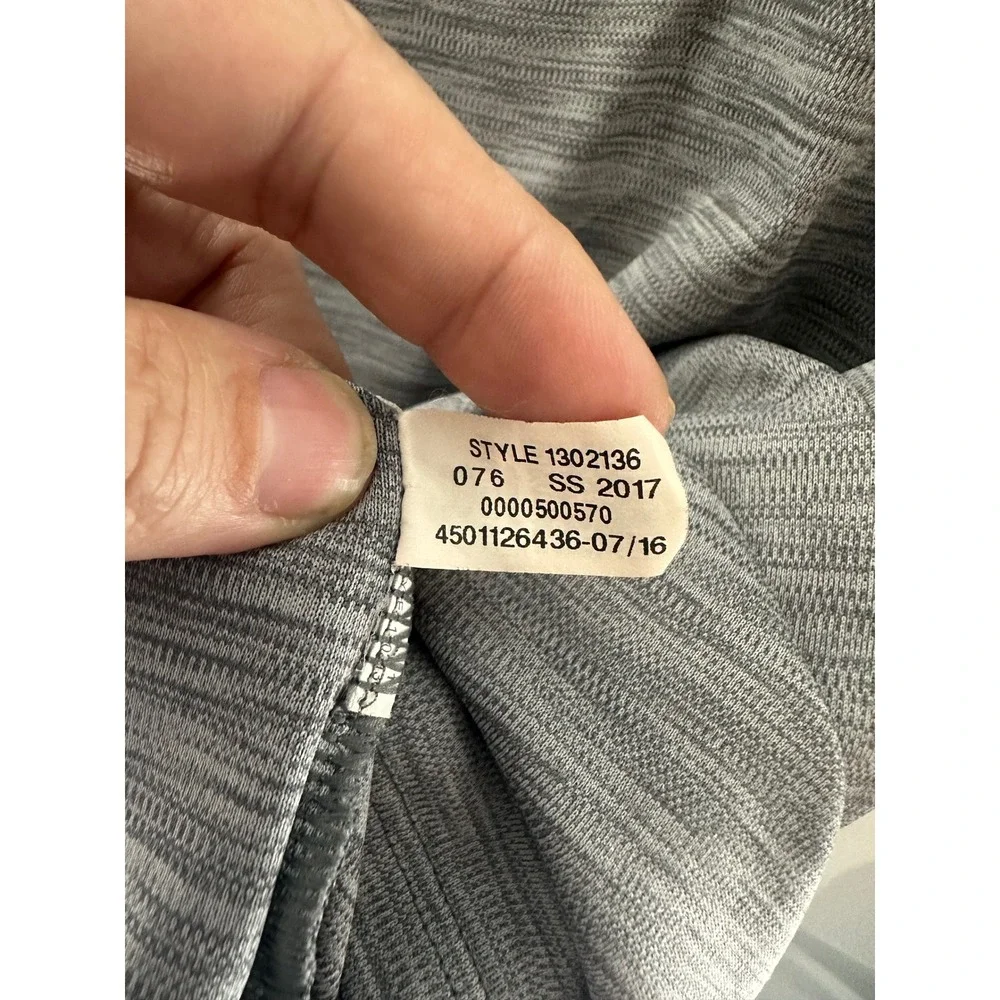 Under Armour HeatGear Gray Quarter‎ Zip Pullover Long Sleeve Top Women's SM - Picture 7 of 9